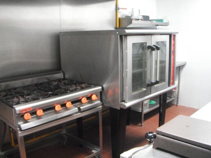 Anafe de seis hornallas y horno de convección